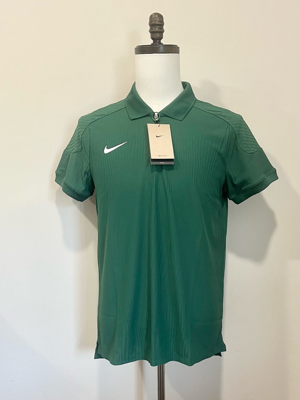 NWT $105 Nike Court 1/4 Zip Dri-FIT Tennis Shirt Slim Fit Green Men’s Medium